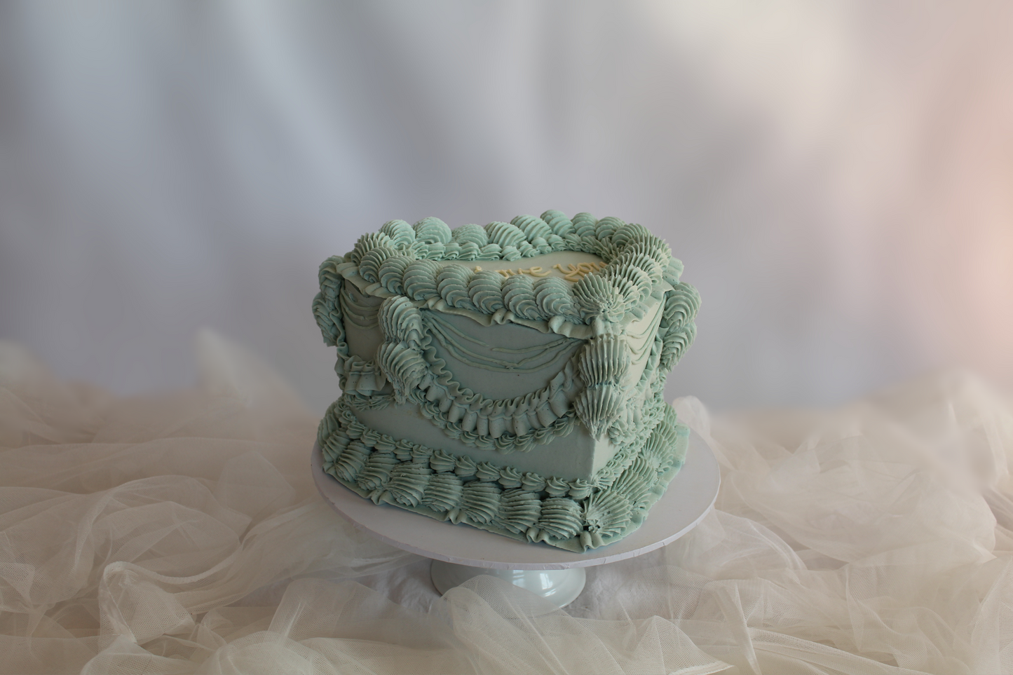 Deluxe Vintage Cake (Heart)