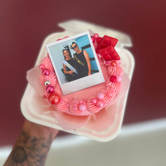 Galentines Petite Cakes