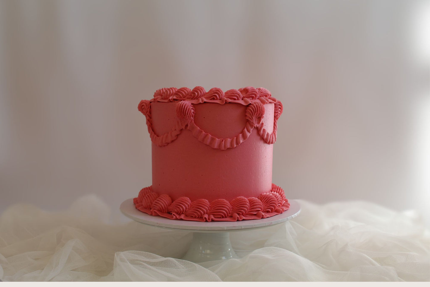 Monochrome Vintage Cake (Round)