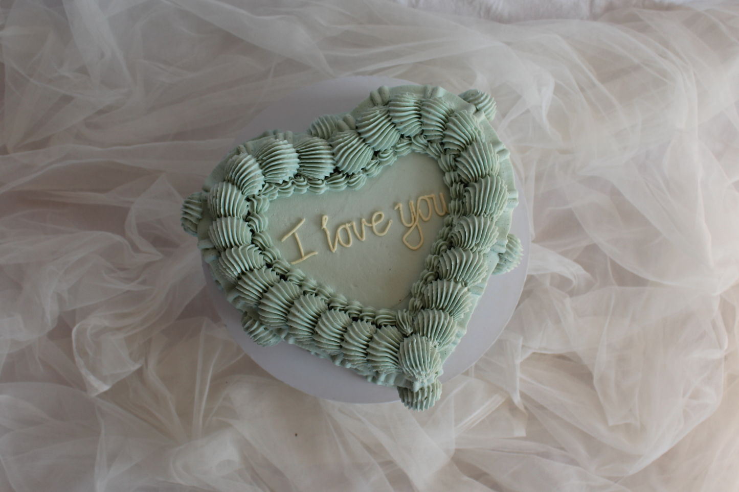 Deluxe Vintage Cake (Heart)