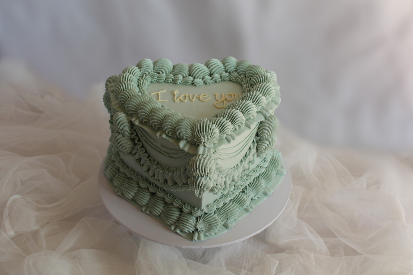 Deluxe Vintage Cake (Heart)