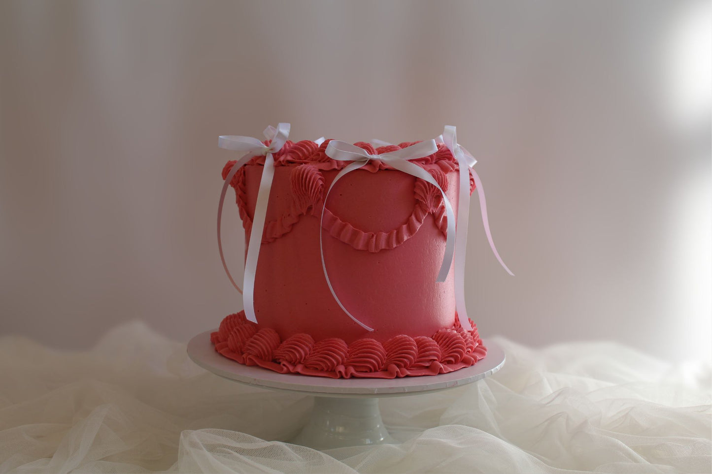 Monochrome Vintage Cake (Round)